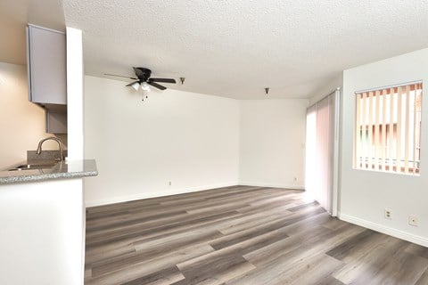 Floor plan for studio, 1 bath, 400 sqft